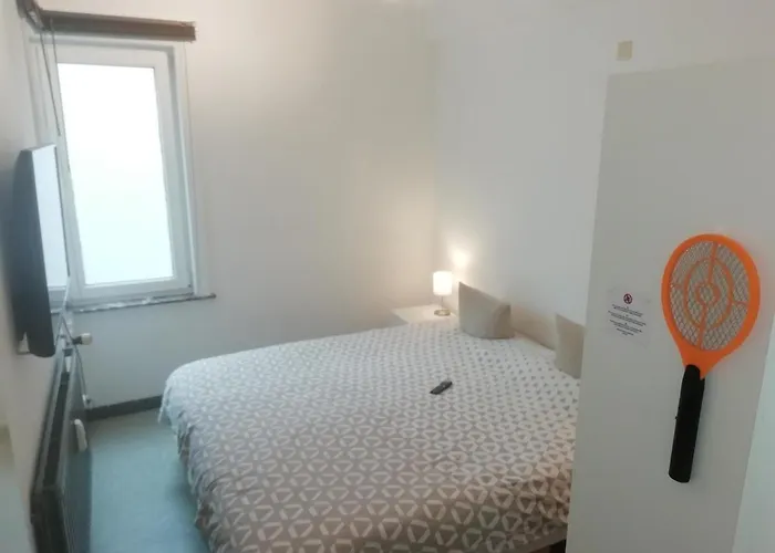 Backpackers Station *